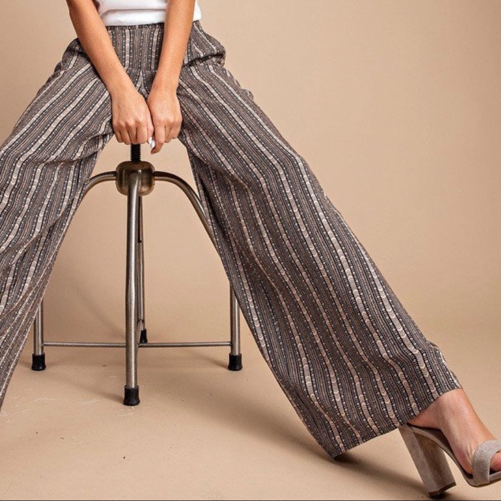 BEAUTIFUL DRAPED BROWN and CREAM PANTS - Picture 4 of 14